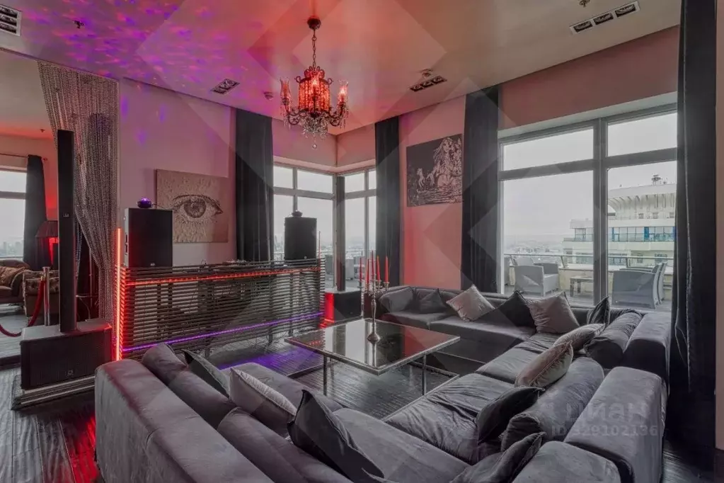 3-к кв. Москва Мосфильмовская ул., 70к1 (290.0 м) - Фото 1