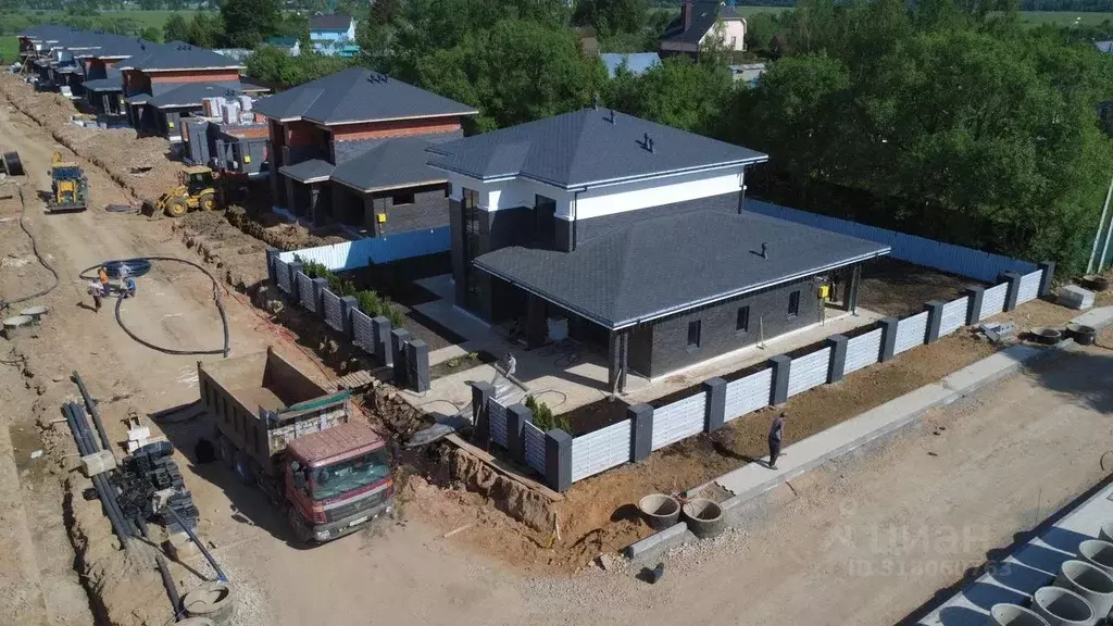 Коттедж в Московская область, Одинцовский городской округ, с. ... - Фото 0