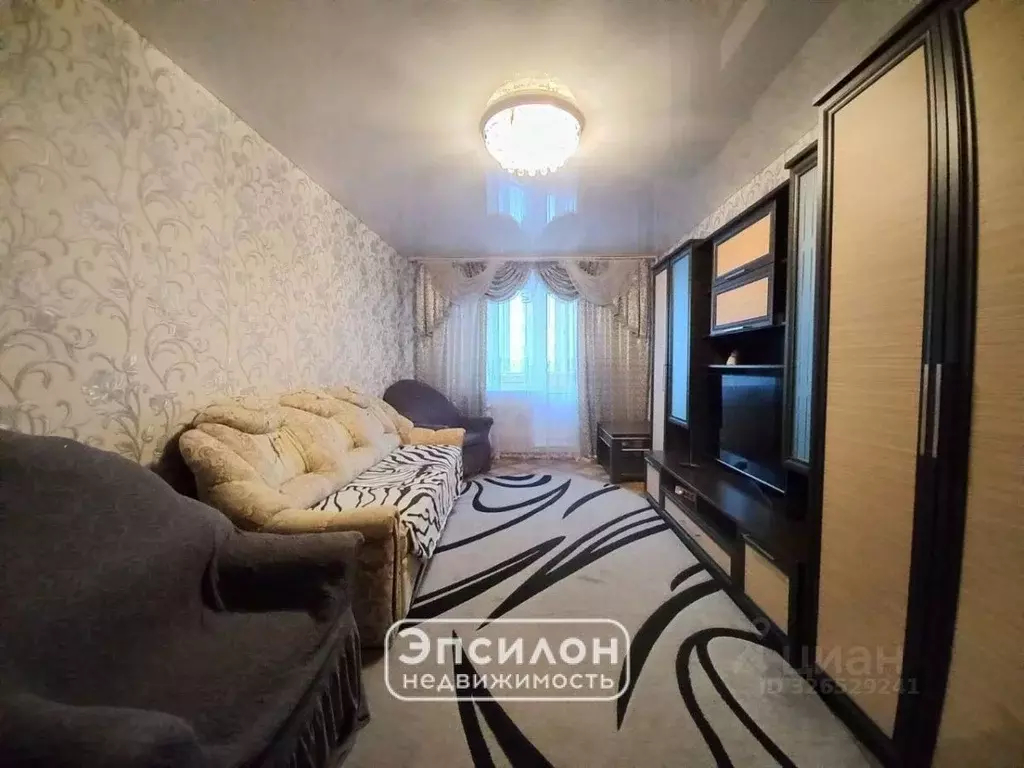 3-к кв. Курская область, Курск просп. Вячеслава Клыкова, 46 (84.83 м) - Фото 0