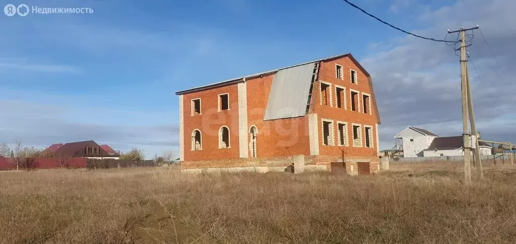 Дом в посёлок Веселовка, Советская улица (540 м) - Фото 0