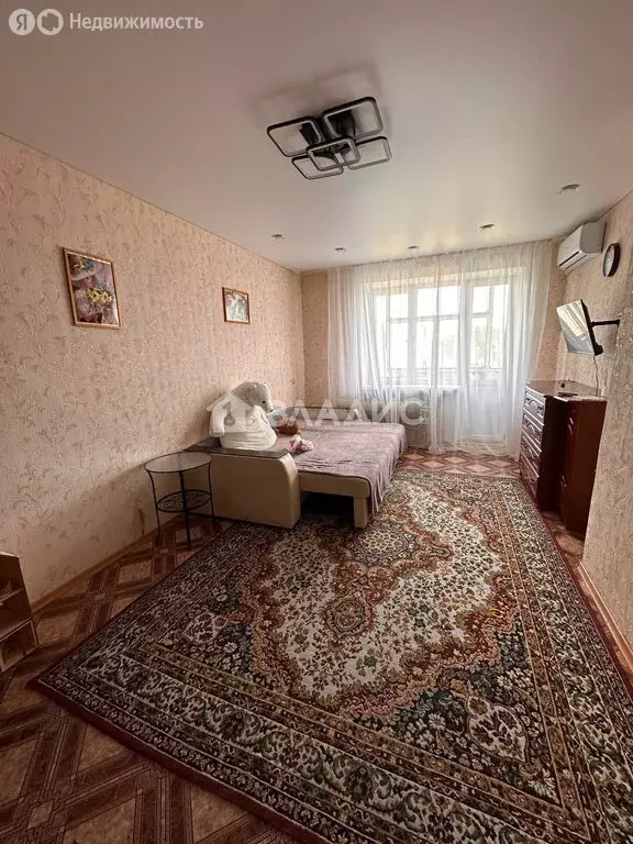 3-комнатная квартира: село Кустовое, улица Победы, 3 (65.4 м) - Фото 0