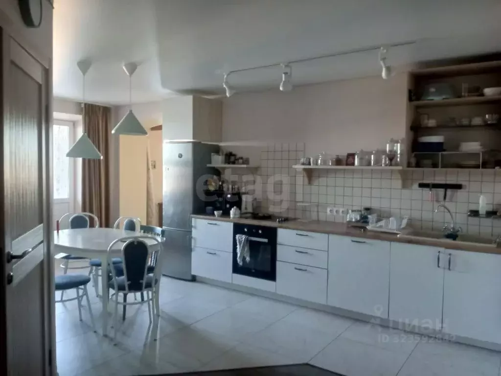 3-к кв. Тюменская область, Тюменский муниципальный округ, Боровский рп ... - Фото 0