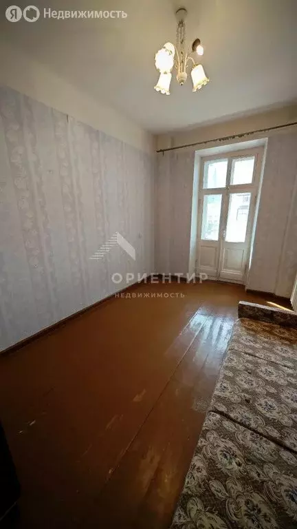 3-комнатная квартира: Екатеринбург, улица Челюскинцев, 64А (58.4 м) - Фото 0