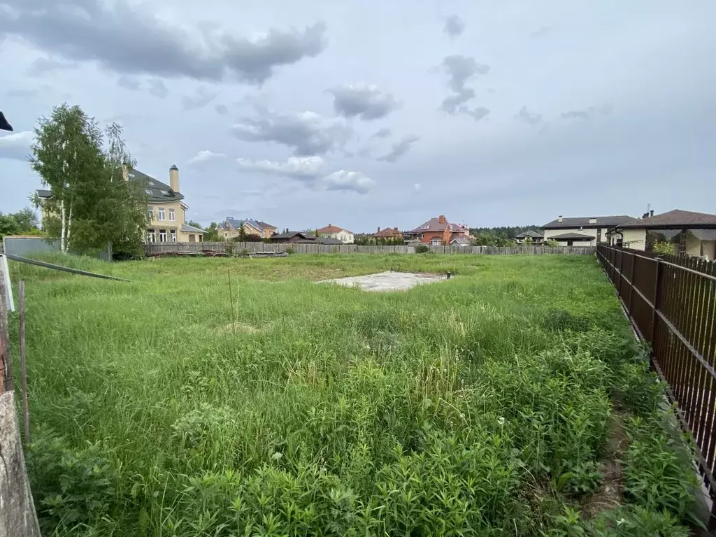 Участок в Московская область, Наро-Фоминский городской округ, д. ... - Фото 0