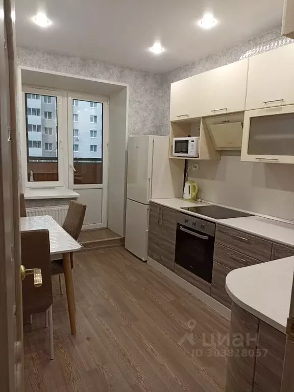 1-к кв. Татарстан, Казань ул. Рауиса Гареева, 92 (40.0 м) - Фото 0