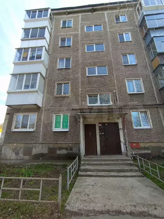 5-к. квартира, 55 м, 4/5 эт. - Фото 0