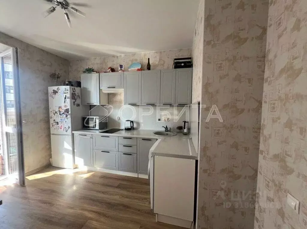 1-к кв. Тюменская область, Тюмень ул. Раушана Абдуллина, 2 (34.1 м) - Фото 1