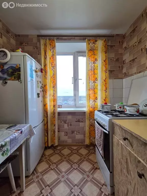 2-комнатная квартира: Сыктывкар, микрорайон Верхний Чов, 63 (44.2 м) - Фото 2