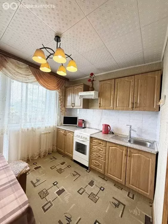 3-комнатная квартира: Братск, жилой район Энергетик, улица Гиндина, ... - Фото 1