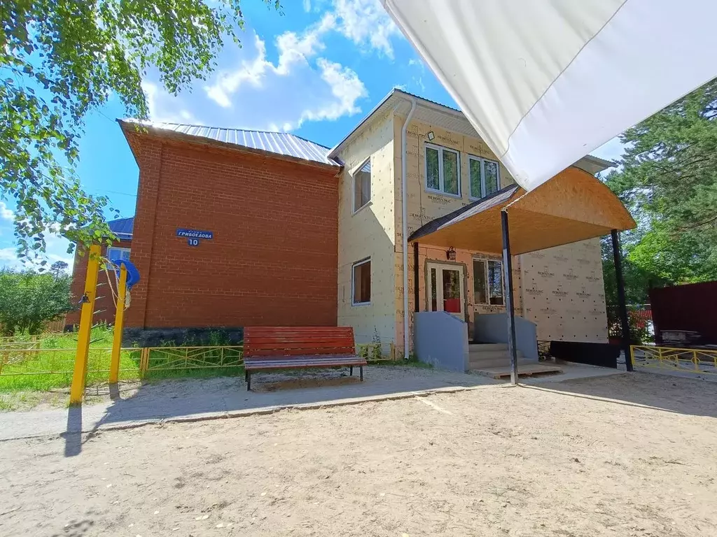 Дом в Ханты-Мансийский АО, Югорск ул. Грибоедова, 10 (775 м) - Фото 2