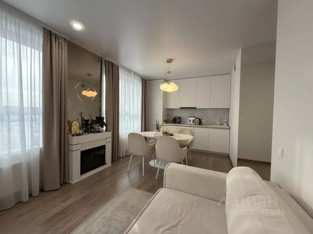 2-к кв. Свердловская область, Екатеринбург ул. Нагорная, 12 (59.2 м) - Фото 1