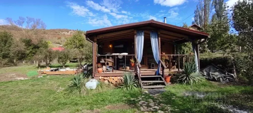 Дом в Крым, Бахчисарайский район, Зеленовское с/пос, с. Счастливое ул. ... - Фото 1