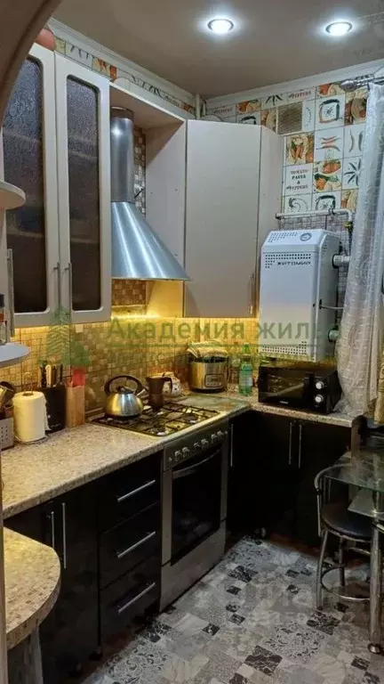 3-к кв. Саратовская область, Пугачев ул. 40 лет Октября, 170 (52.9 м) - Фото 2