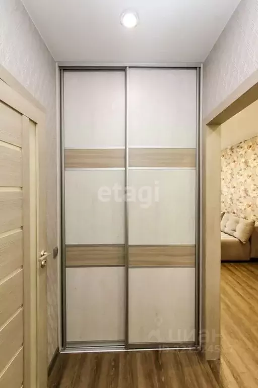 Студия Тюменская область, Тюмень ул. Тимофея Чаркова, 79к2 (32.4 м) - Фото 0