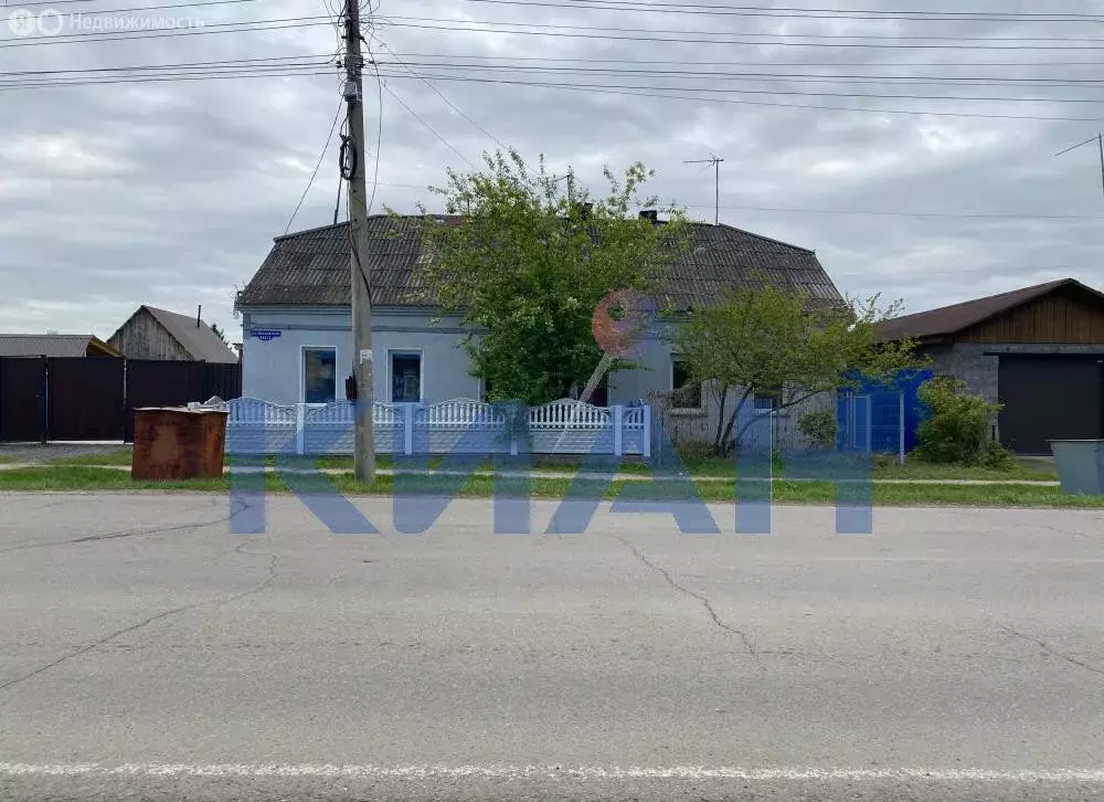 Дом в посёлок городского типа Емельяново, Московская улица, 415 (54.8 ... - Фото 0