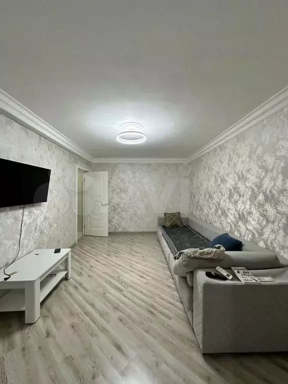 2-к. квартира, 60 м, 2/5 эт. - Фото 1