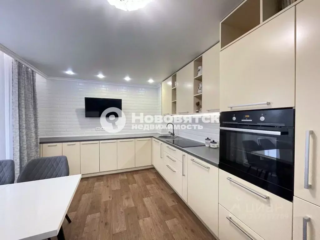 3-к кв. Кировская область, Киров Парковая ул., 3 (65.0 м) - Фото 0