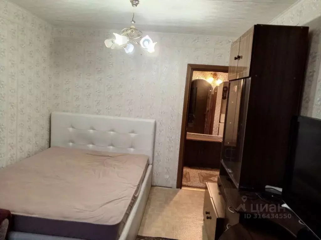 2-к кв. Ленинградская область, Кингисепп ул. Жукова, 12а (52.0 м) - Фото 0
