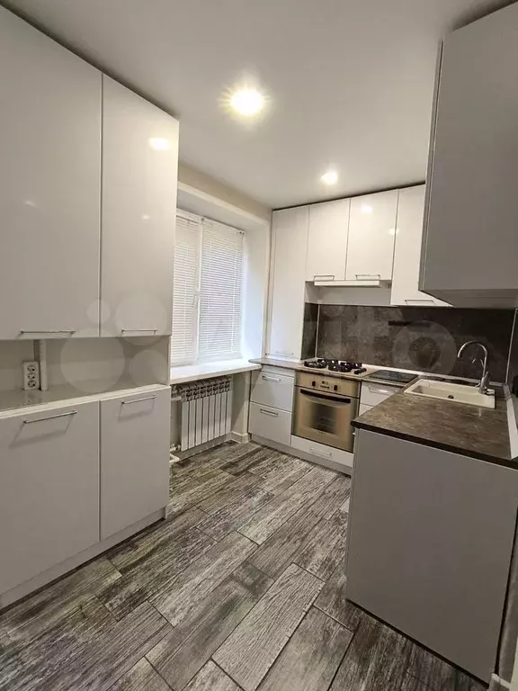 3-к. квартира, 60 м, 1/5 эт. - Фото 0