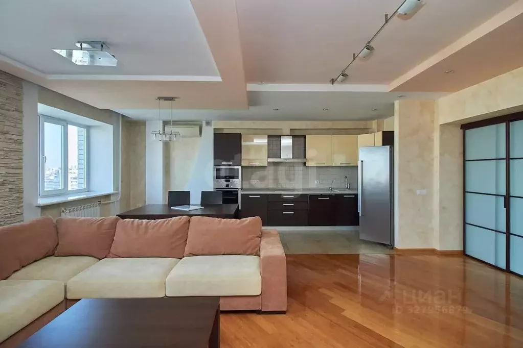 2-к кв. Тюменская область, Тюмень Холодильная ул., 138 (126.4 м) - Фото 1