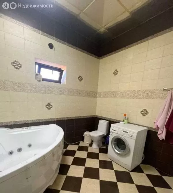 Дом в Аксай, улица Революции (250 м) - Фото 1