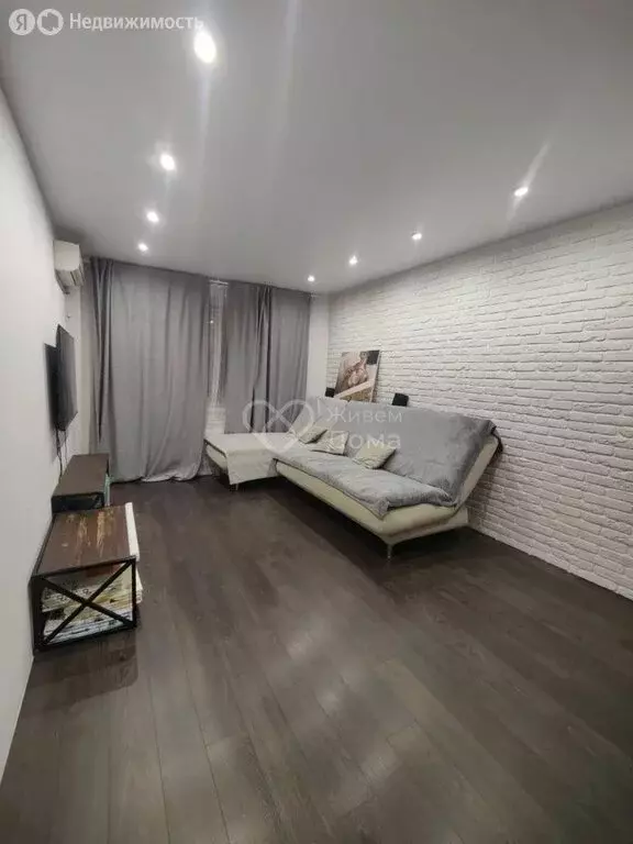 2-комнатная квартира: Волгоград, улица Кирова, 96 (51.6 м) - Фото 1