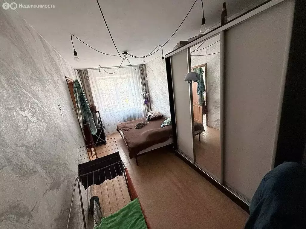 3-комнатная квартира: Тюмень, улица Пермякова, 14 (56.4 м) - Фото 1