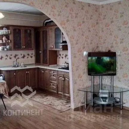 Дом в Крым, Сакский район, с. Уютное ул. Терешковой, 17 (170 м) - Фото 1