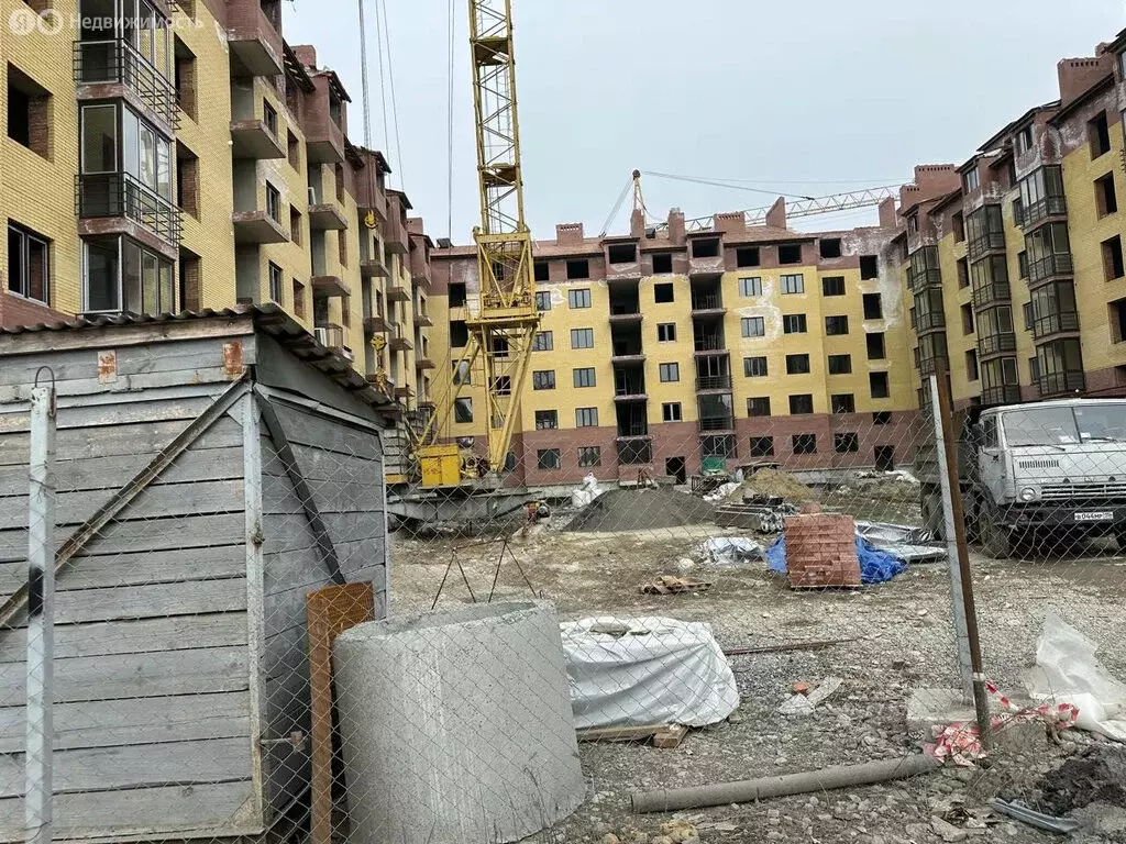 2-комнатная квартира: Владикавказ, улица Билара Кабалоева, 18 (62 м) - Фото 1