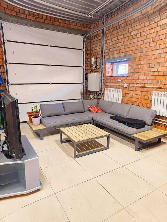 Дом в Сахалинская область, Южно-Сахалинск Горная ул., 6Б (200 м) - Фото 2