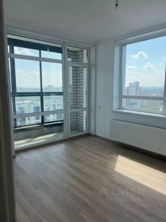 2-к кв. Свердловская область, Екатеринбург ул. Репина, 77 (66.0 м) - Фото 2