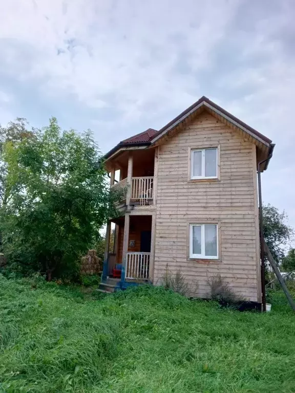 Дом в Ленинградская область, Кингисеппский район, Нежновское с/пос, д. ... - Фото 1