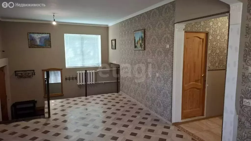Дом в село Верхнерусское, улица Мира (196 м) - Фото 0