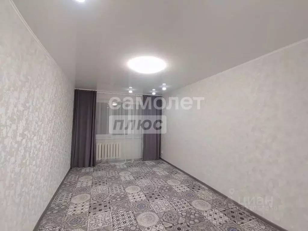 2-к кв. Белгородская область, Старый Оскол Интернациональный мкр, 10 ... - Фото 1