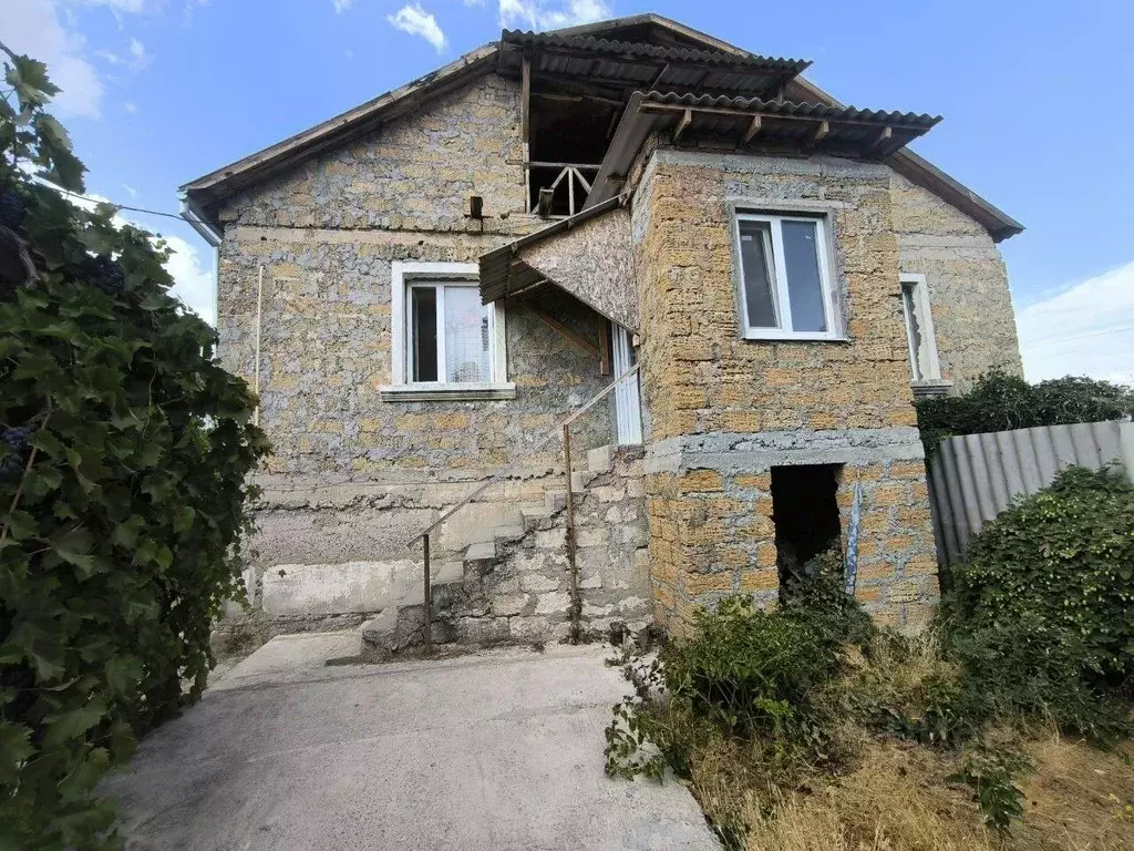 Дом в Крым, Бахчисарайский район, с. Вилино ул. Тракторная, 10 (180 м) - Фото 0