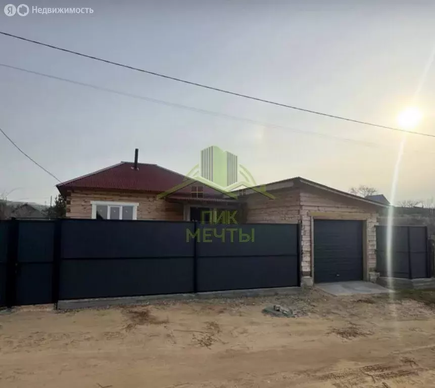 Дом в Тарбагатайский район, сельское поселение Саянтуйское, село ... - Фото 1