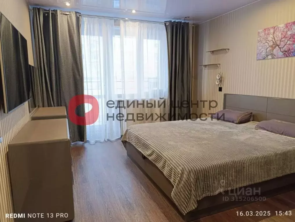 3-к кв. Тюменская область, Тюмень ул. Федюнинского, 62к2 (92.3 м) - Фото 1