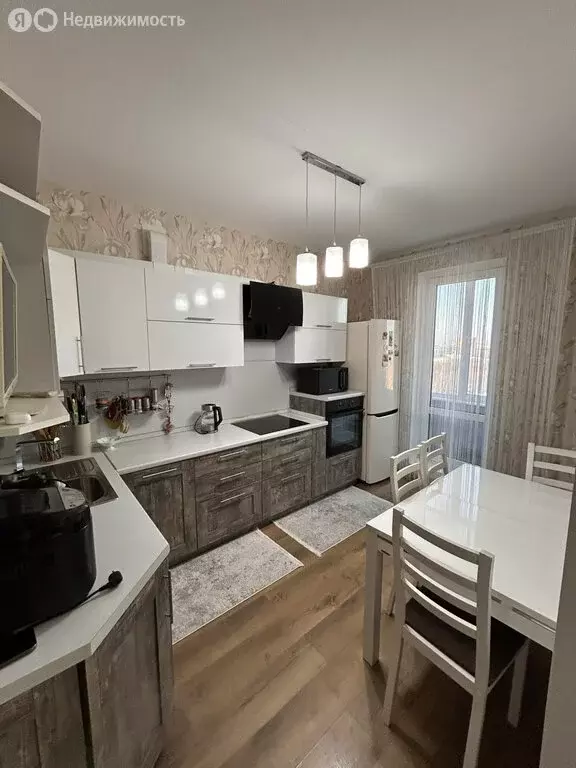 3-комнатная квартира: Киров, улица Ленина, 198к1 (56.3 м) - Фото 1