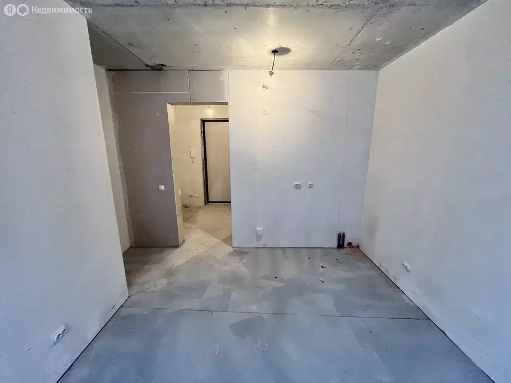 Квартира-студия: Тюмень, улица Газовиков, 38к2 (1 м) - Фото 1