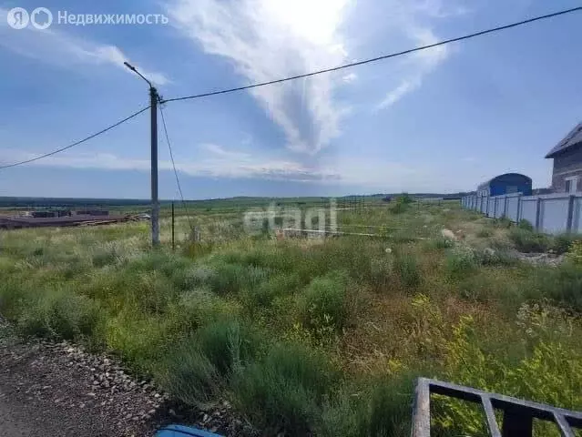 Участок в Оренбургская область, Матвеевский сельсовет, село Матвеевка ... - Фото 0