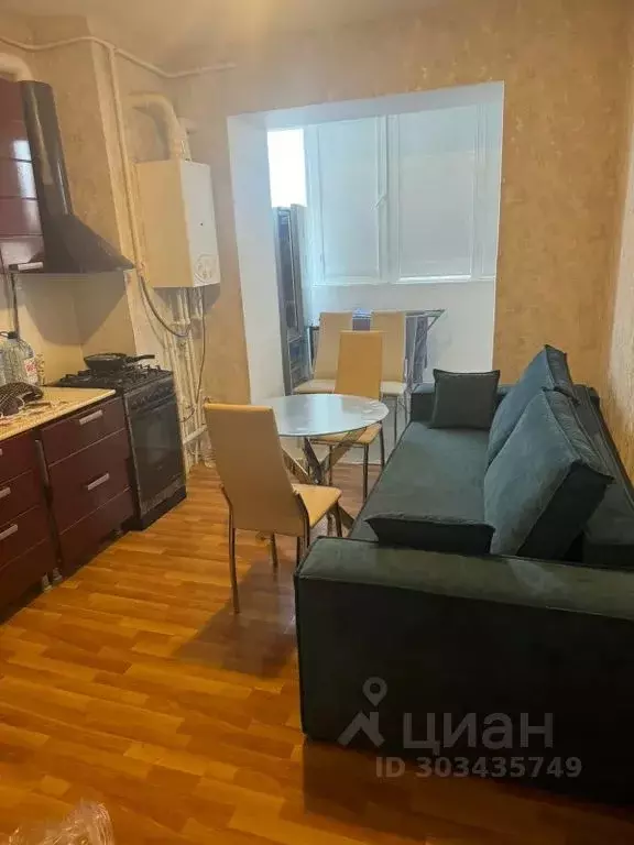 2-к кв. Калмыкия, Элиста ул. Ю. Клыкова, 81Гк2 (60.0 м) - Фото 0