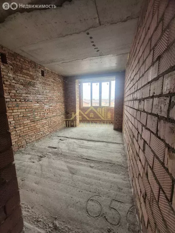 4-комнатная квартира: Владикавказ, улица Билара Кабалоева, 4 (100 м) - Фото 1