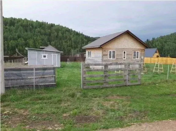 Дом в Башкортостан, Караидельский сельсовет, д. Уразбахты  (50 м) - Фото 1