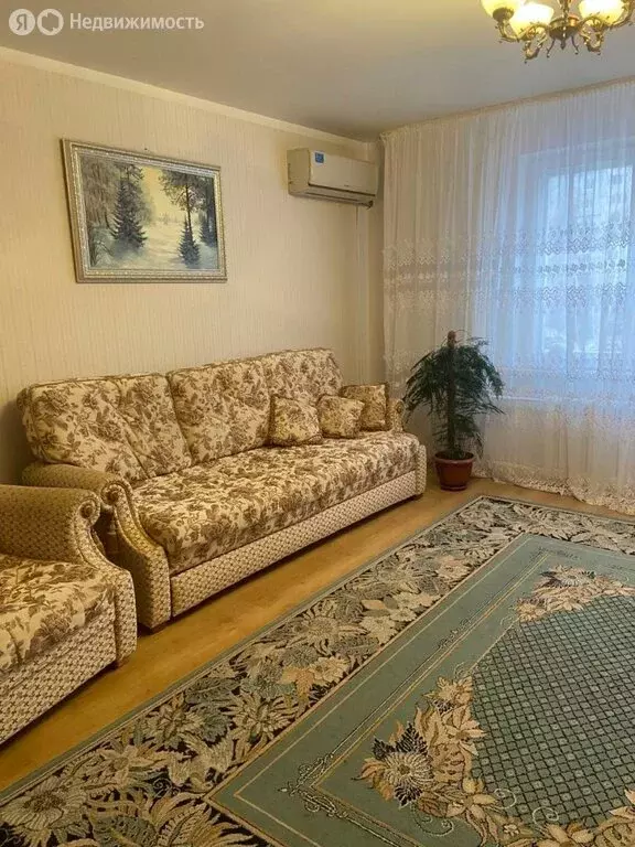 3-комнатная квартира: Казань, улица Чишмяле, 1 (82.4 м) - Фото 0