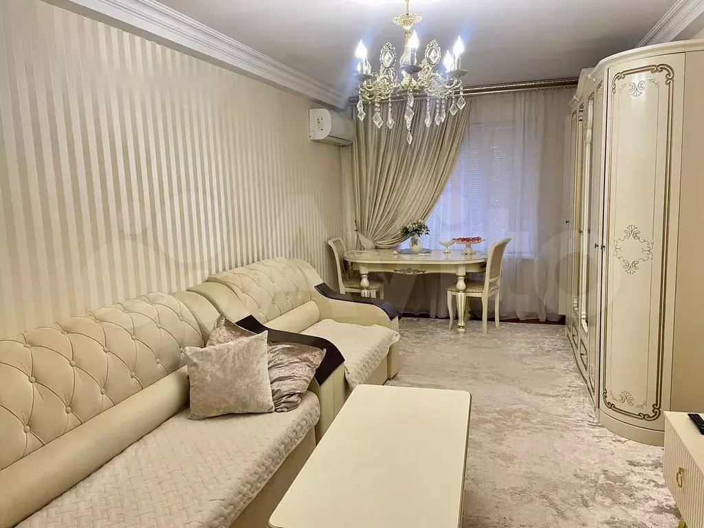 2-к. квартира, 55 м, 7/9 эт. - Фото 1