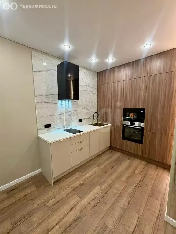 1-комнатная квартира: Тюмень, улица Братьев Бондаревых, 5 (39.5 м) - Фото 1