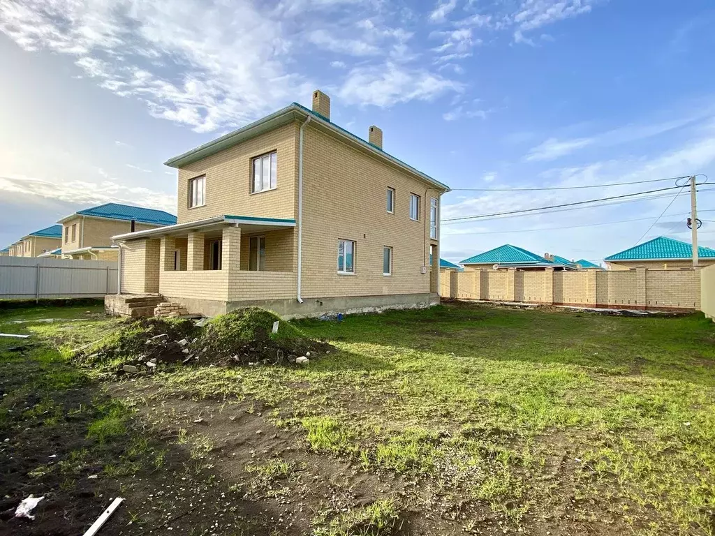 Дом в Краснодарский край, Краснодар ул. Имени Виктора Тюрина, 60 (207 ... - Фото 0