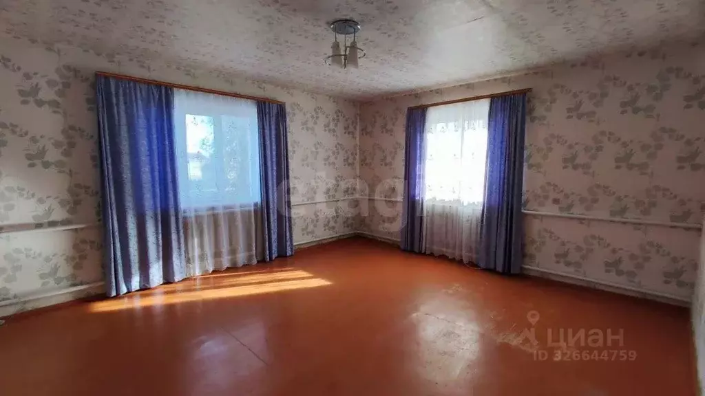 Дом в Крым, Сакский район, с. Лесновка ул. 60 лет СССР (275 м) - Фото 1