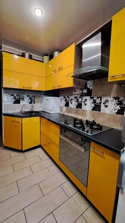 2-к. квартира, 43,5 м, 1/9 эт. - Фото 0