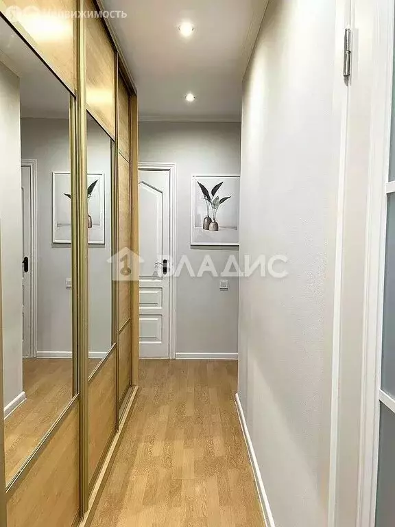 3-комнатная квартира: Ростов-на-Дону, Западный, улица Жмайлова, 17/1 ... - Фото 2